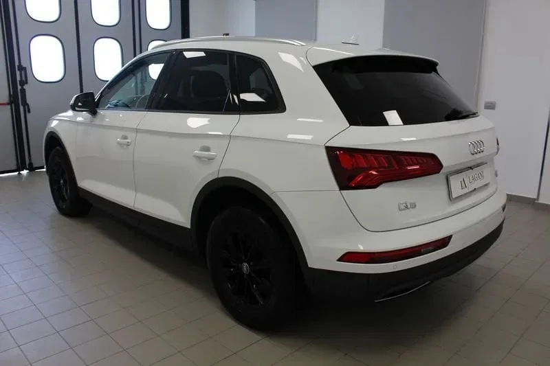 Audi Q5 35 TDI quattro S tronic Business Sport foto 6