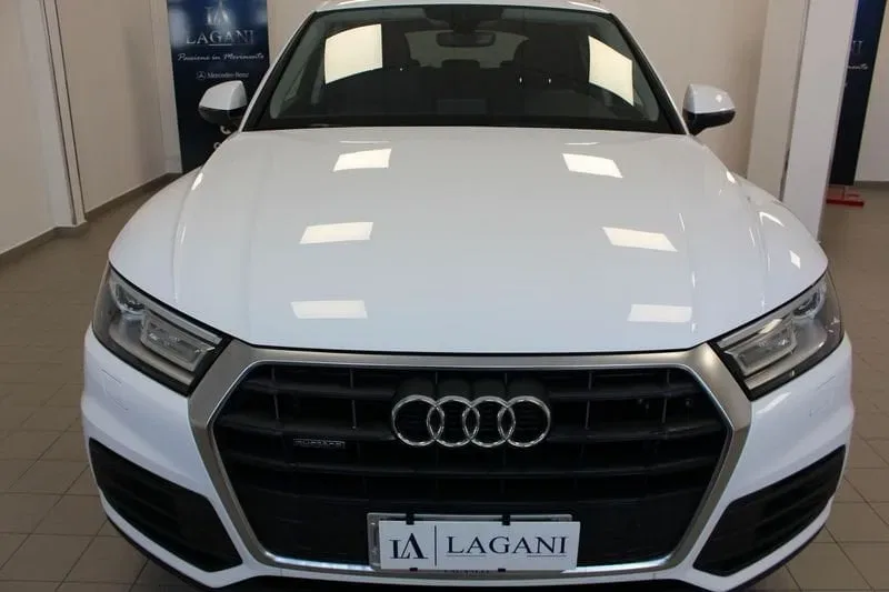 Audi Q5 35 TDI quattro S tronic Business Sport foto 2