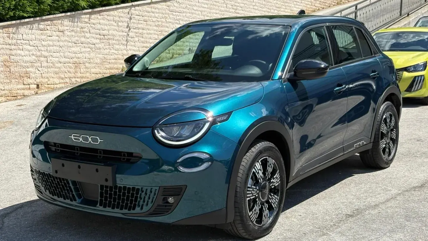 Fiat 600 Hybrid 145 CV DCT MHEV Icon