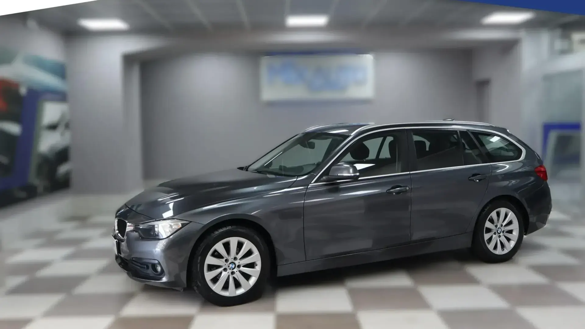 BMW 318 D Touring Business Advantage AUT EU6B