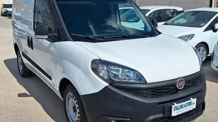 Fiat Doblo 1.6MJT 105CV SS 3 POSTI Cargo Easy 2023