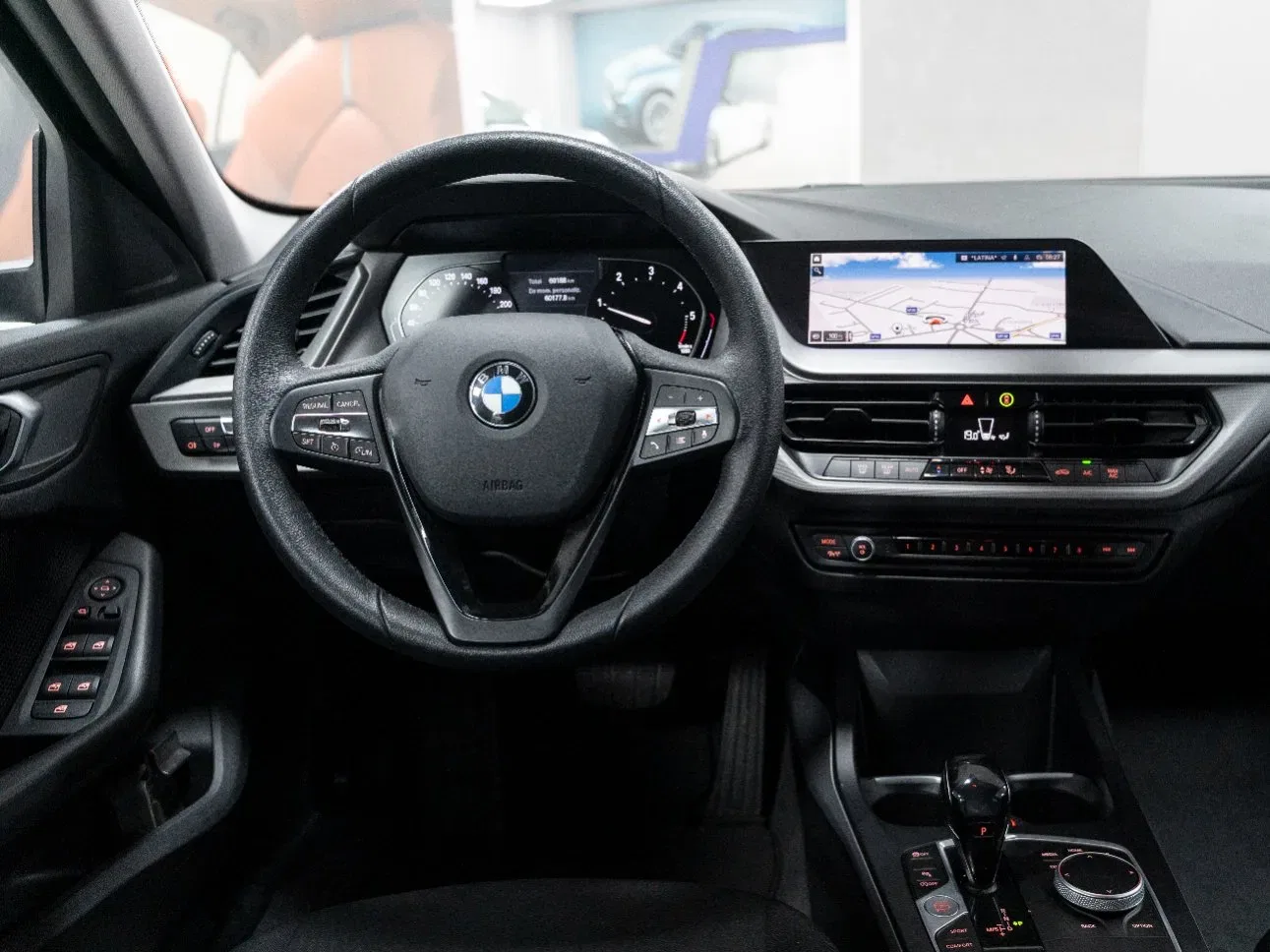 BMW 116 d Advantage Auto foto 11