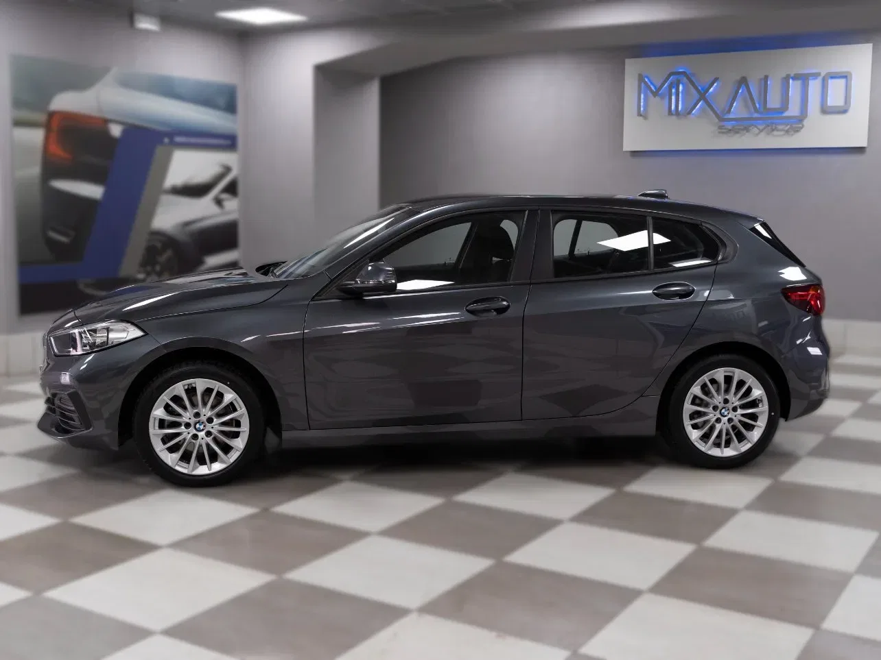BMW 116 d Advantage Auto foto 3