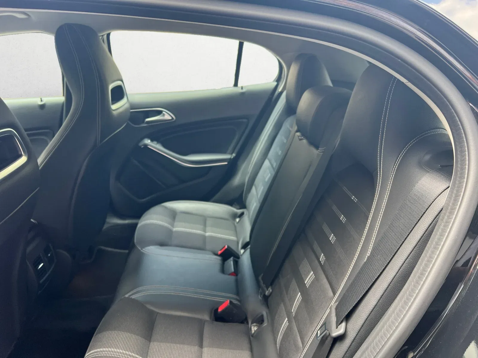Mercedes GLA 180 Premium auto KM 30.300 foto 12