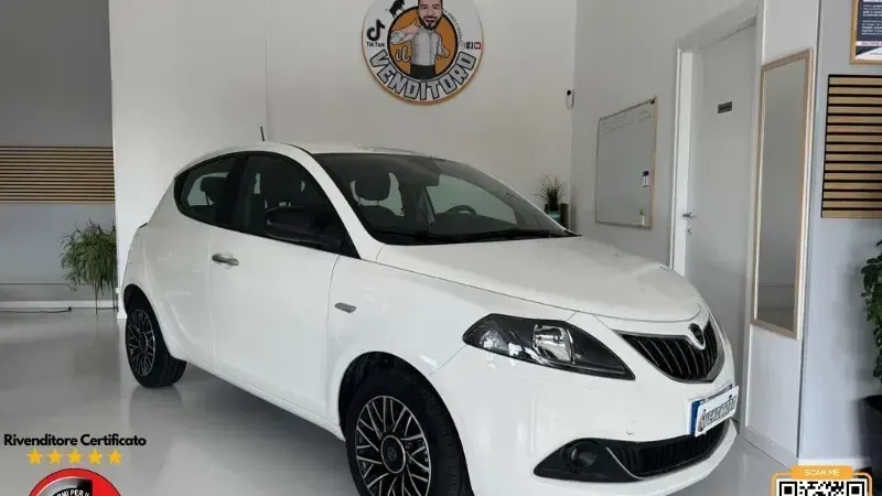Lancia Ypsilon 1.0 FireFly 5p.S&S Hybryd Gold