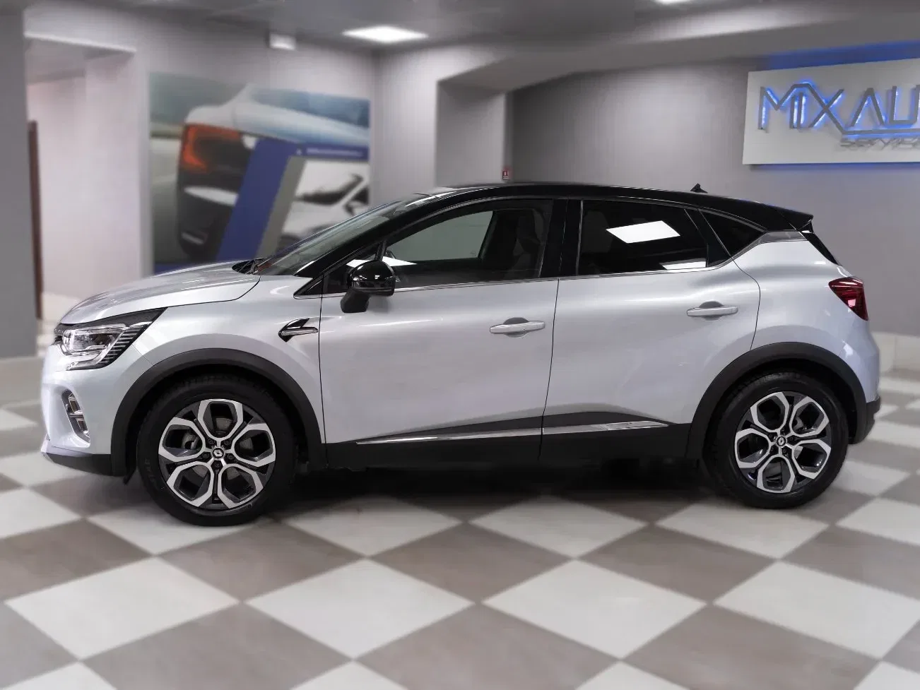Renault Captur 1.6 E-Tech Full Hybrid Intens 145CV Auto foto 3