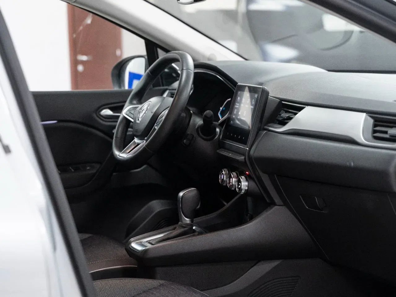 Renault Captur 1.6 E-Tech Full Hybrid Intens 145CV Auto foto 17