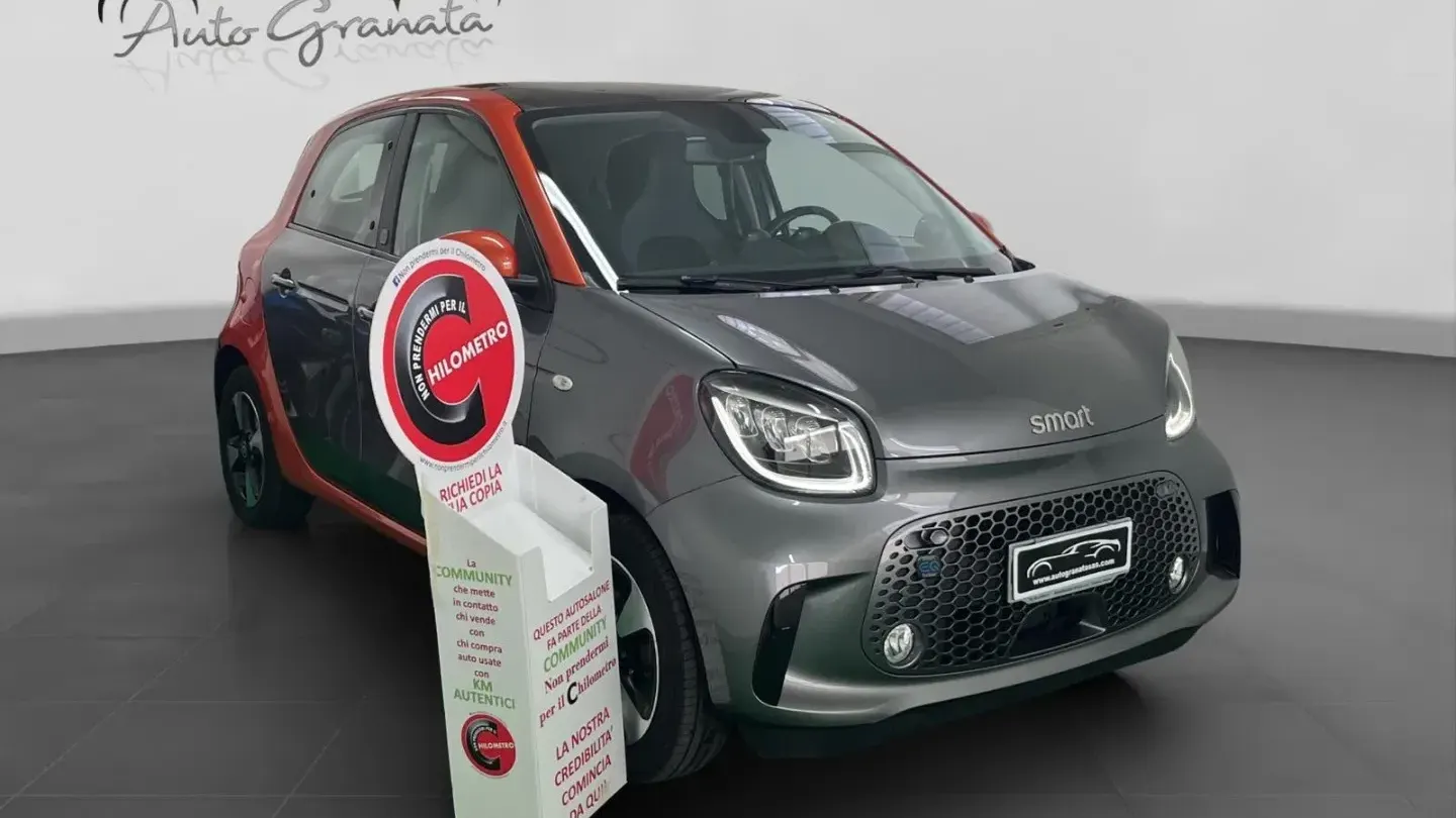 Smart forfour EQ Racingrey PARI NUOVO !!!