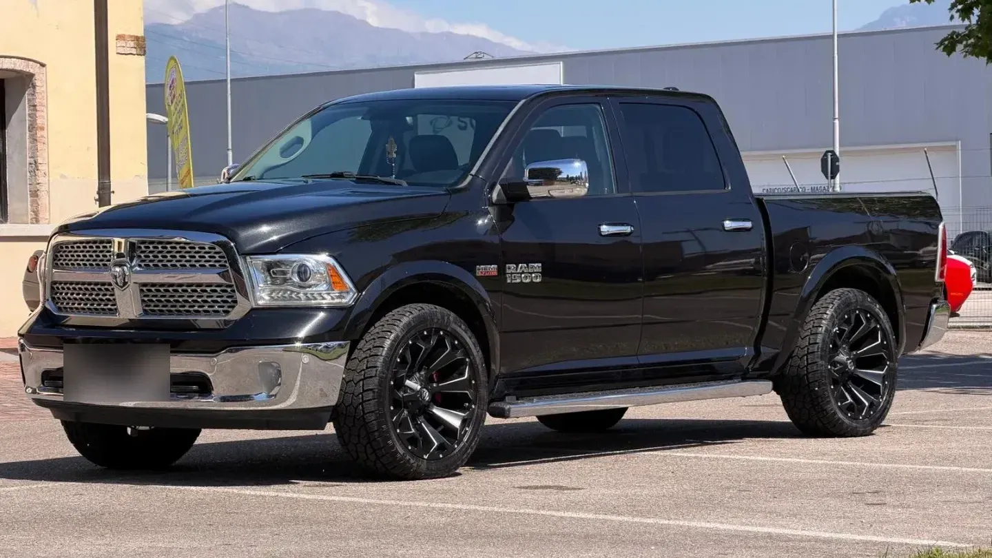 Dodge RAM 1500 CREW CAB LARAMIE 4X4 GPL–6 POSTI-TRAINO 35 Q.LI