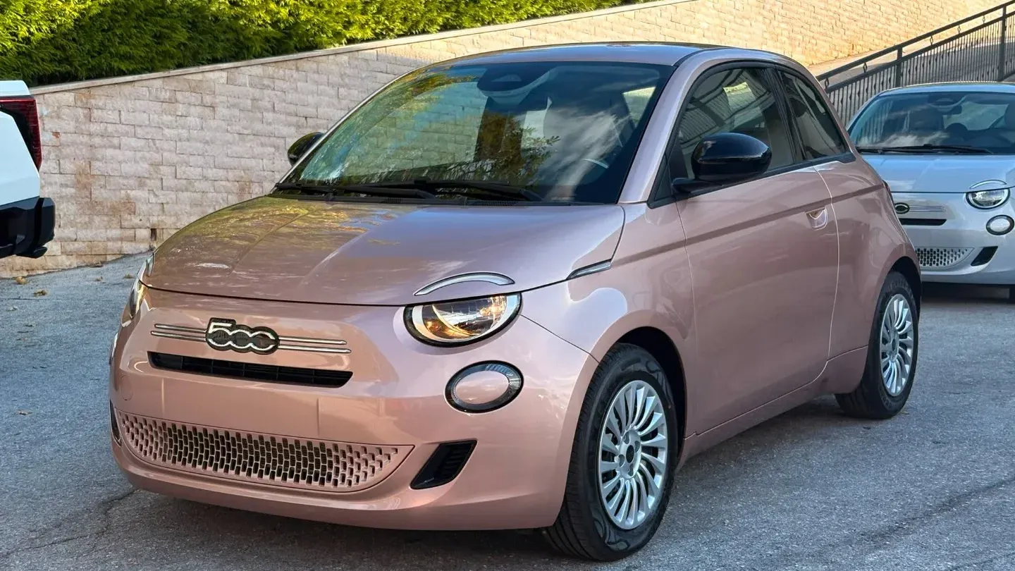 Fiat 500 Berlina Hybrid Pop