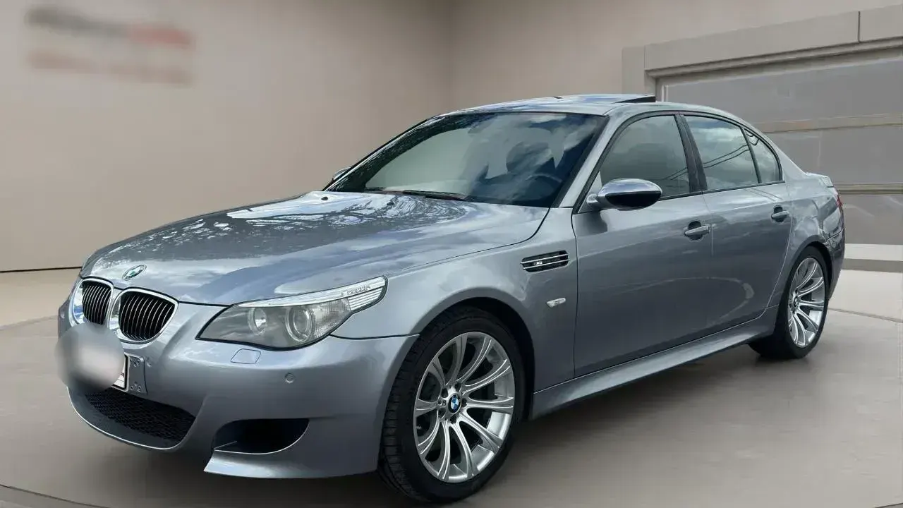 BMW M5 cat