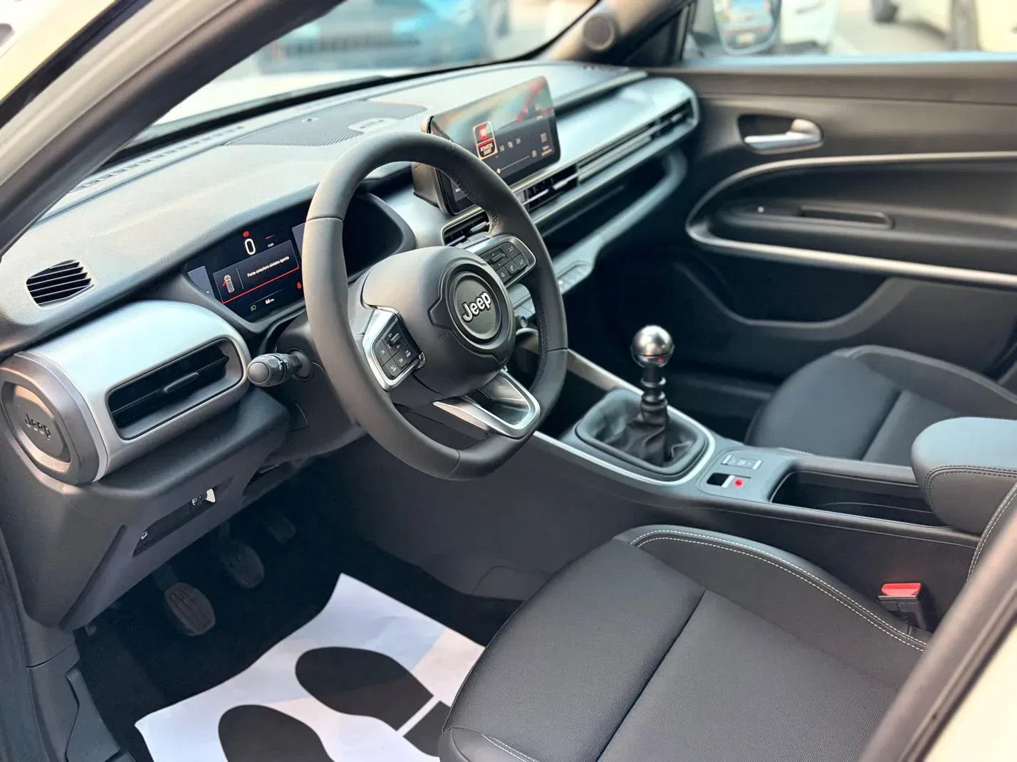 Jeep Avenger 1.2 turbo Summit fwd 100cv Bi-Color Km.Zero Nazionale foto 10