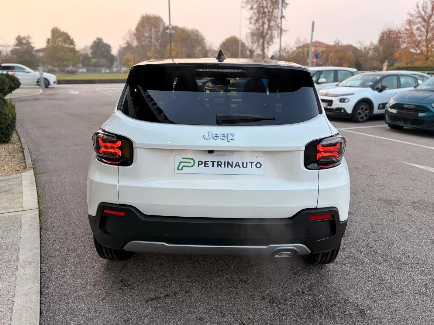 Jeep Avenger 1.2 turbo Summit fwd 100cv Bi-Color Km.Zero Nazionale foto 7