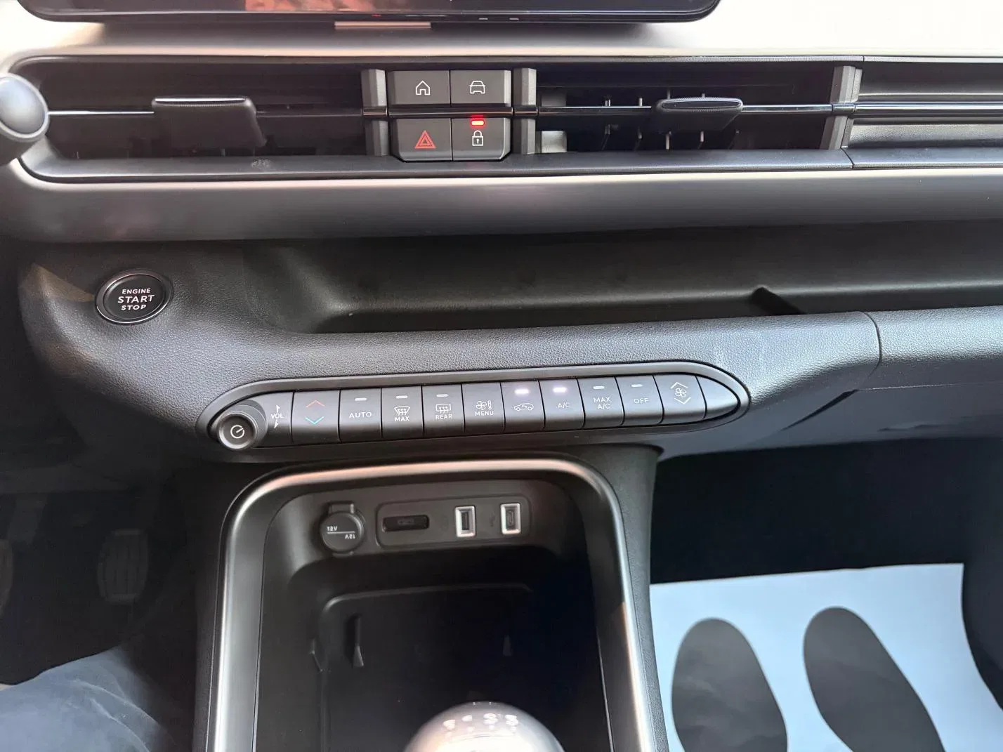 Jeep Avenger 1.2 turbo Summit fwd 100cv Bi-Color Km.Zero Nazionale foto 18