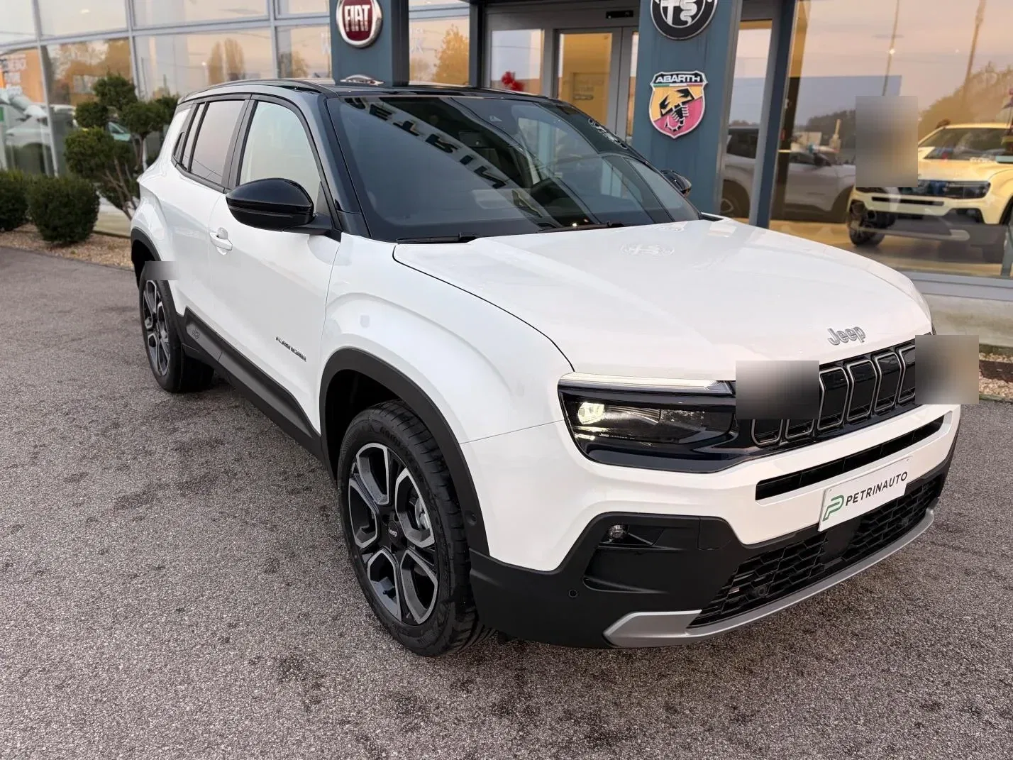Jeep Avenger 1.2 turbo Summit fwd 100cv Bi-Color Km.Zero Nazionale foto 3