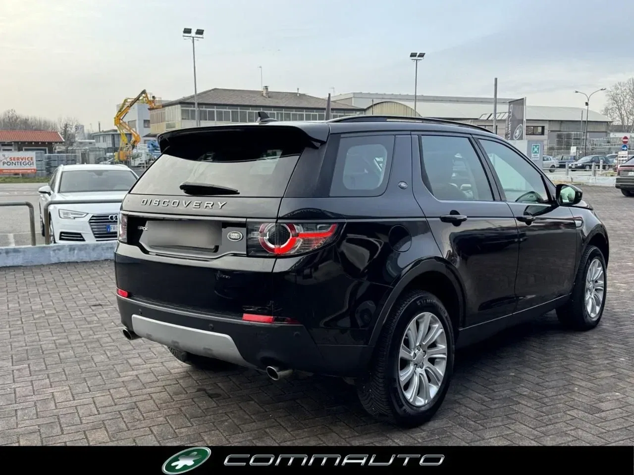 Land Rover Discovery Sport 2.0 TD4 180 CV AWD Auto HSE foto 4