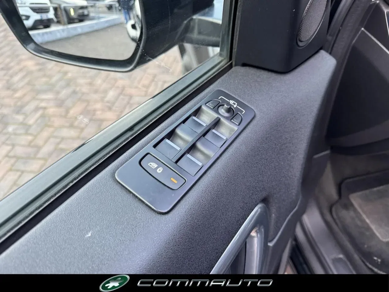 Land Rover Discovery Sport 2.0 TD4 180 CV AWD Auto HSE foto 11