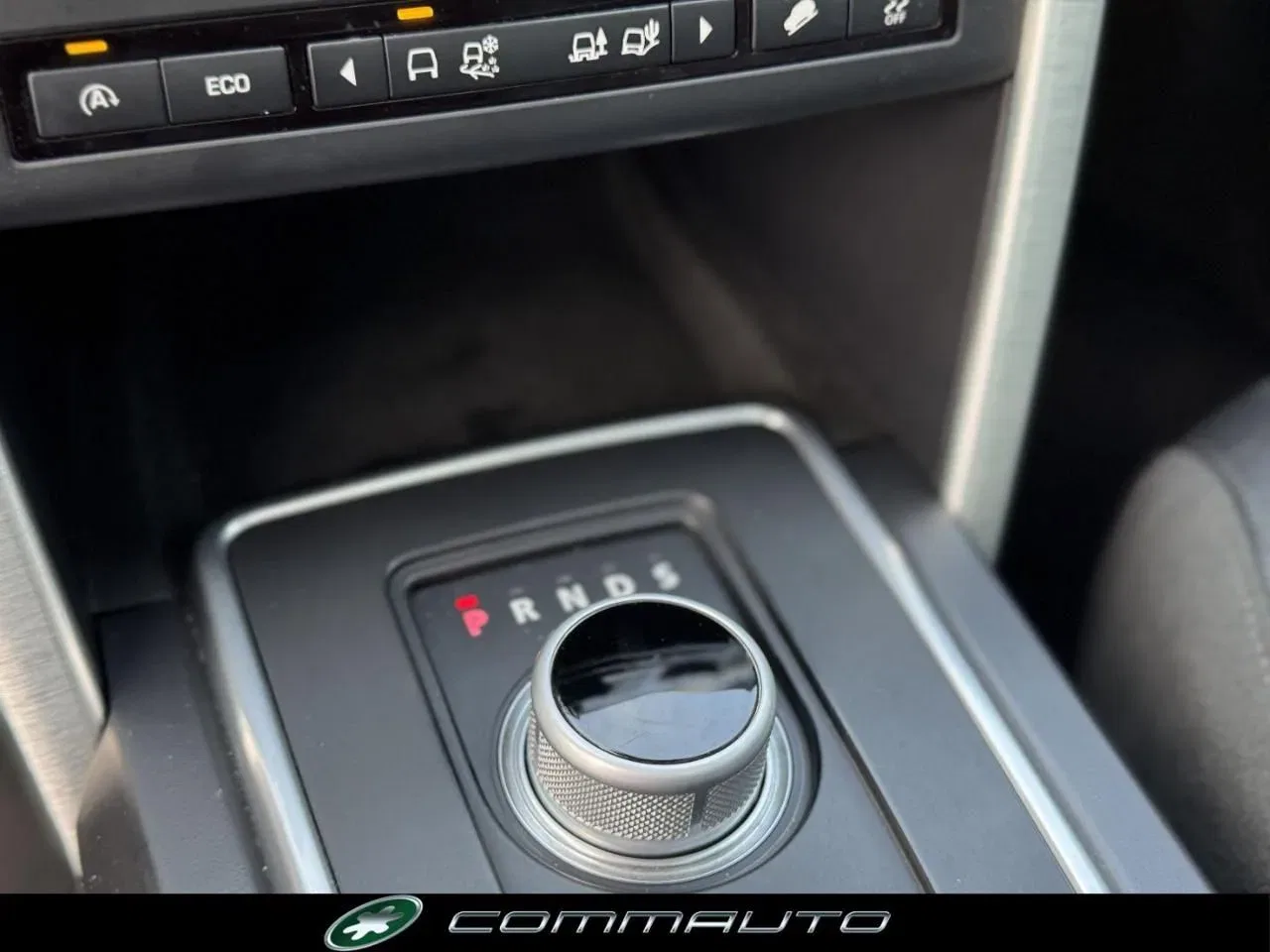 Land Rover Discovery Sport 2.0 TD4 180 CV AWD Auto HSE foto 23