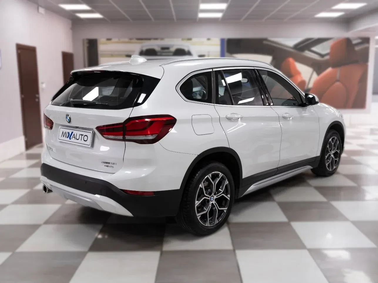 BMW X1 sDrive18i X-Line 136CV Auto foto 5