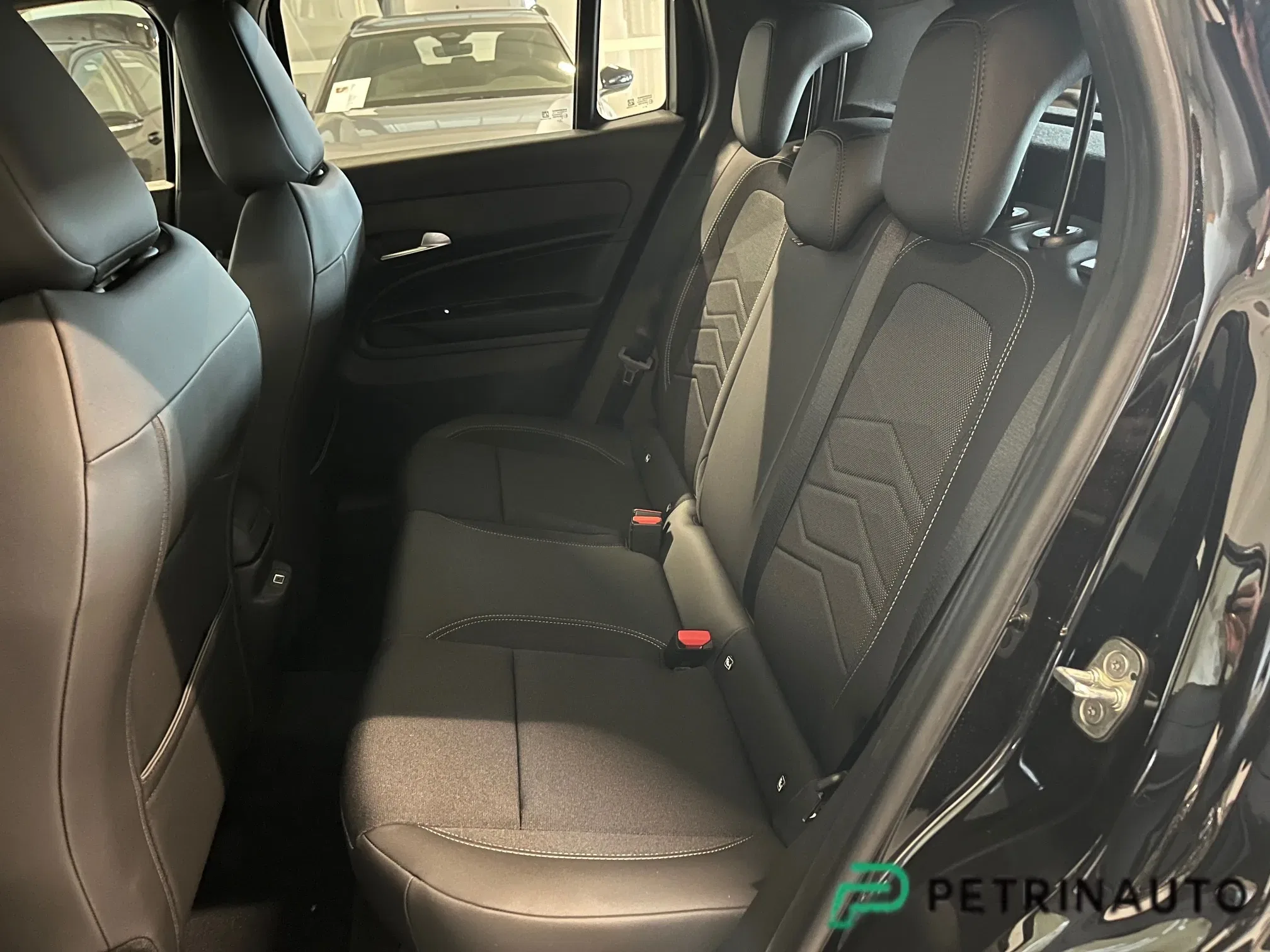 Jeep Avenger 1.2 turbo e-hybrid mhev Altitude fwd 110cv edct6 Km.0 Nazionale foto 13