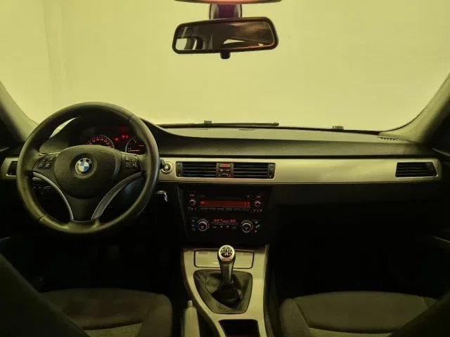 BMW 320 d cat Touring - Bluetooth - Clima auto foto 9