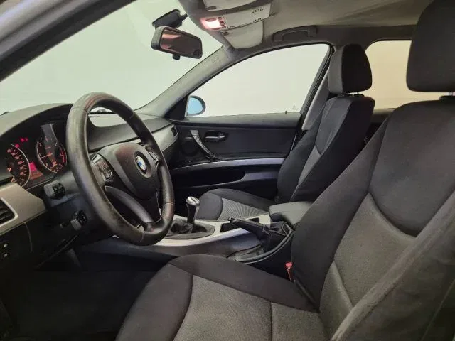 BMW 320 d cat Touring - Bluetooth - Clima auto foto 8