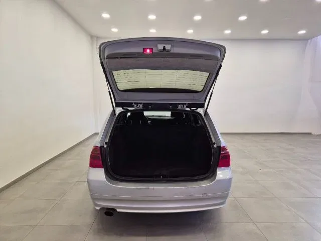 BMW 320 d cat Touring - Bluetooth - Clima auto foto 25