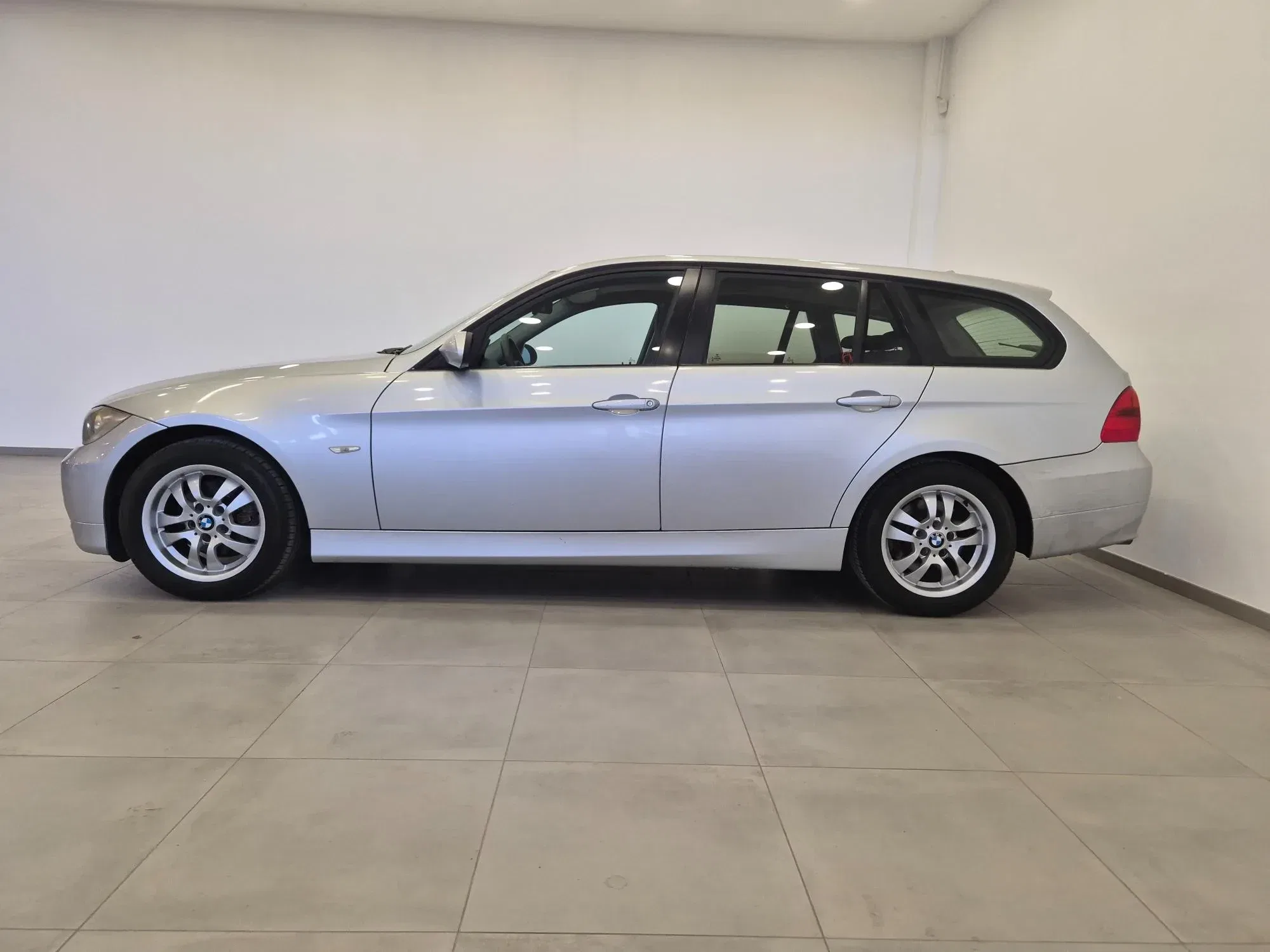 BMW 320 d cat Touring - Bluetooth - Clima auto foto 3