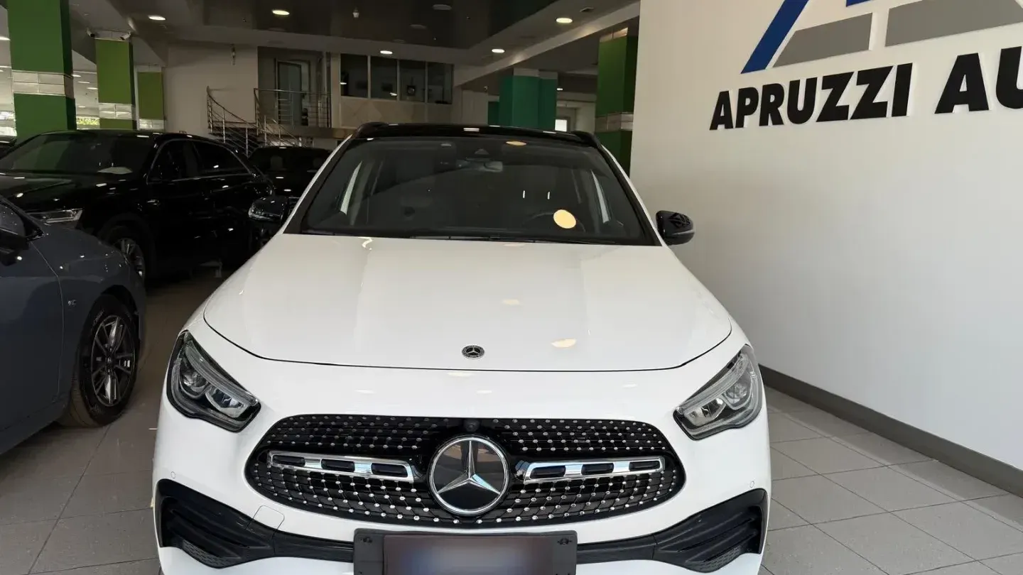 Mercedes-Benz GLA 200 d Automatic Premium