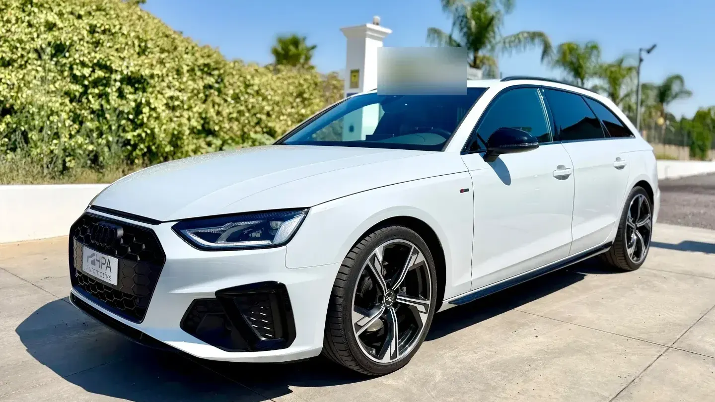 Audi A4 Avant 2.0TDI S-tronic S-line Competition Led Navi Pelle Cerchi 19