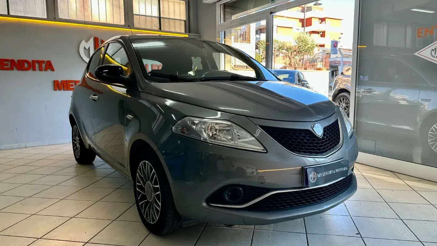 Lancia Ypsilon 1.2 69 CV 5p. Gold EURO 6