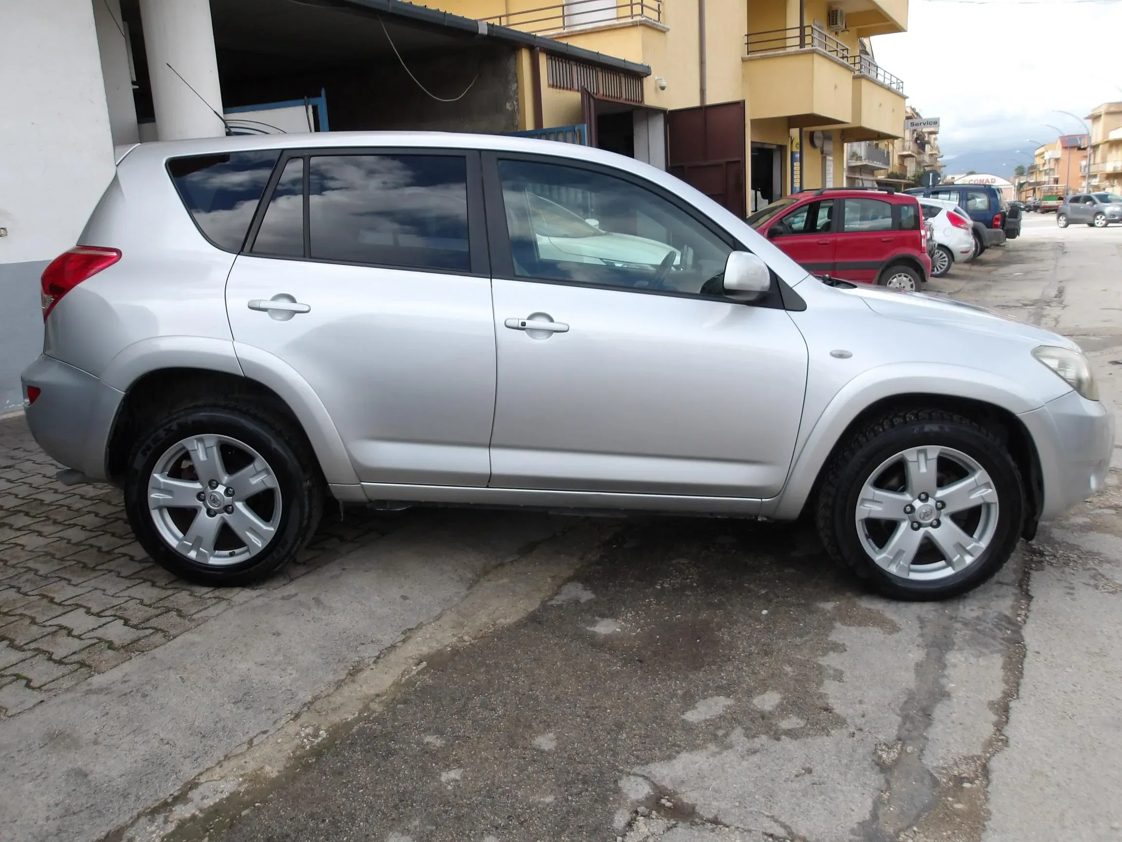 TOYOTA RAV 4 RAV4 2.2 D-4D EXCUTIVE 177 CV foto 3