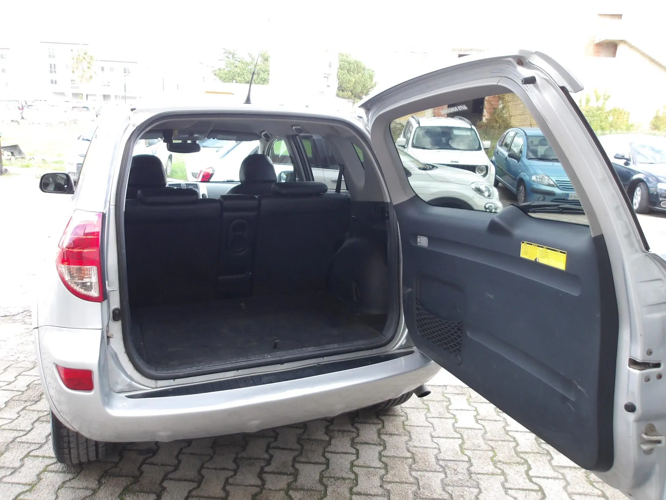 TOYOTA RAV 4 RAV4 2.2 D-4D EXCUTIVE 177 CV foto 6