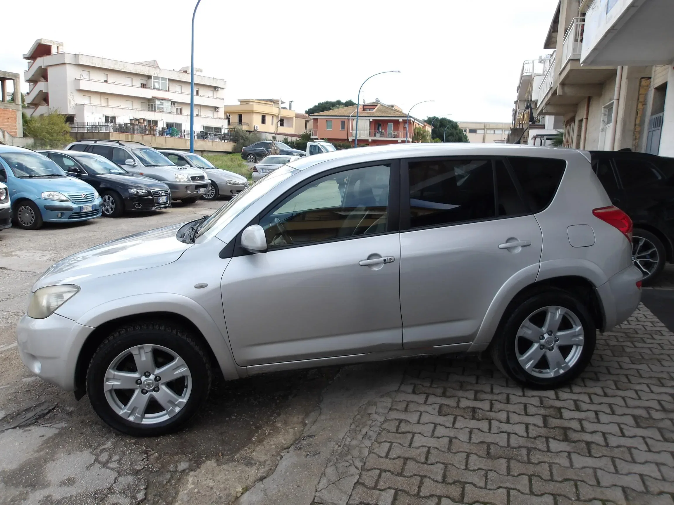 TOYOTA RAV 4 RAV4 2.2 D-4D EXCUTIVE 177 CV foto 4