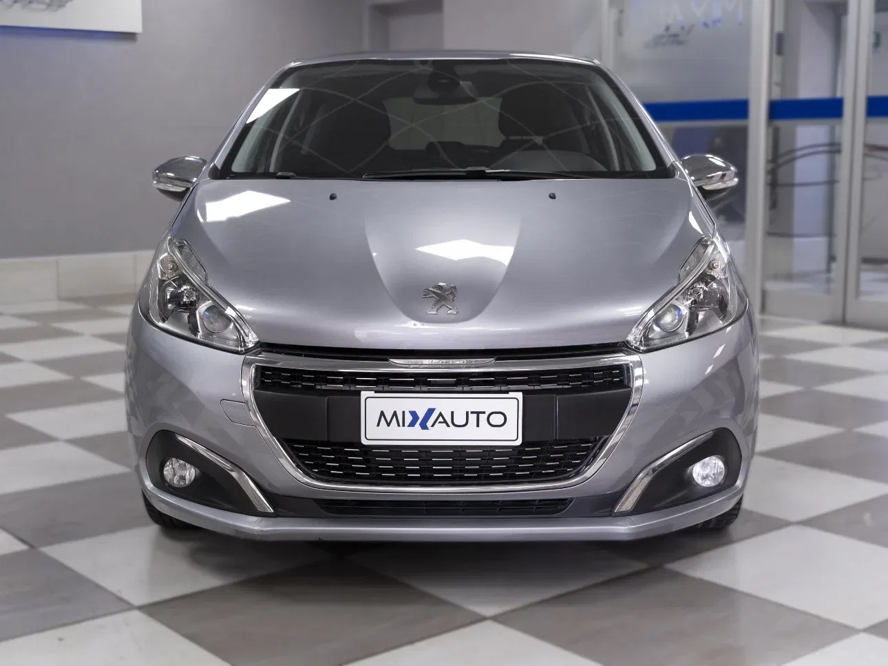Peugeot 208 1.5 BlueHDI Signature 5 Porte S&S 100CV foto 2