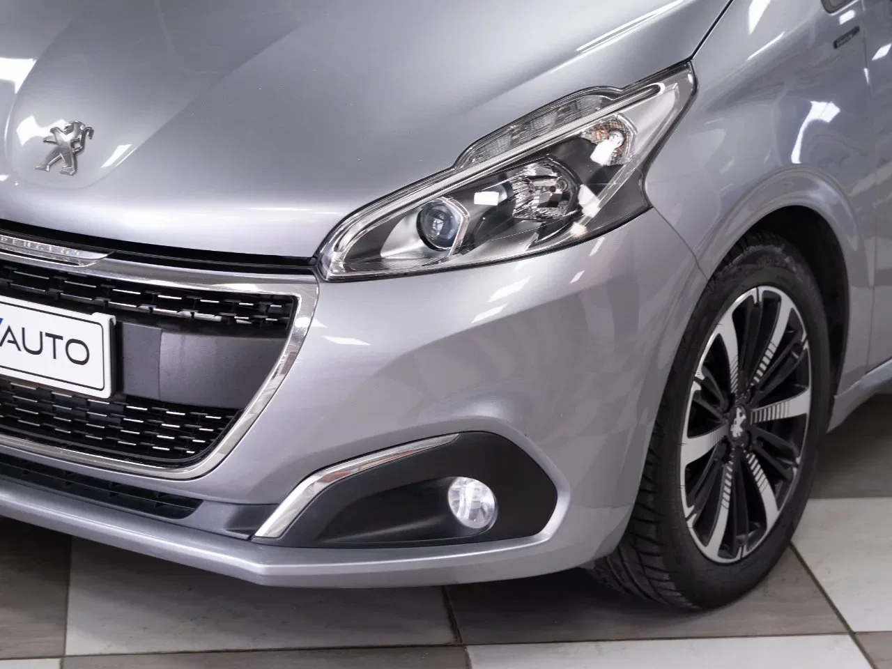 Peugeot 208 1.5 BlueHDI Signature 5 Porte S&S 100CV foto 8
