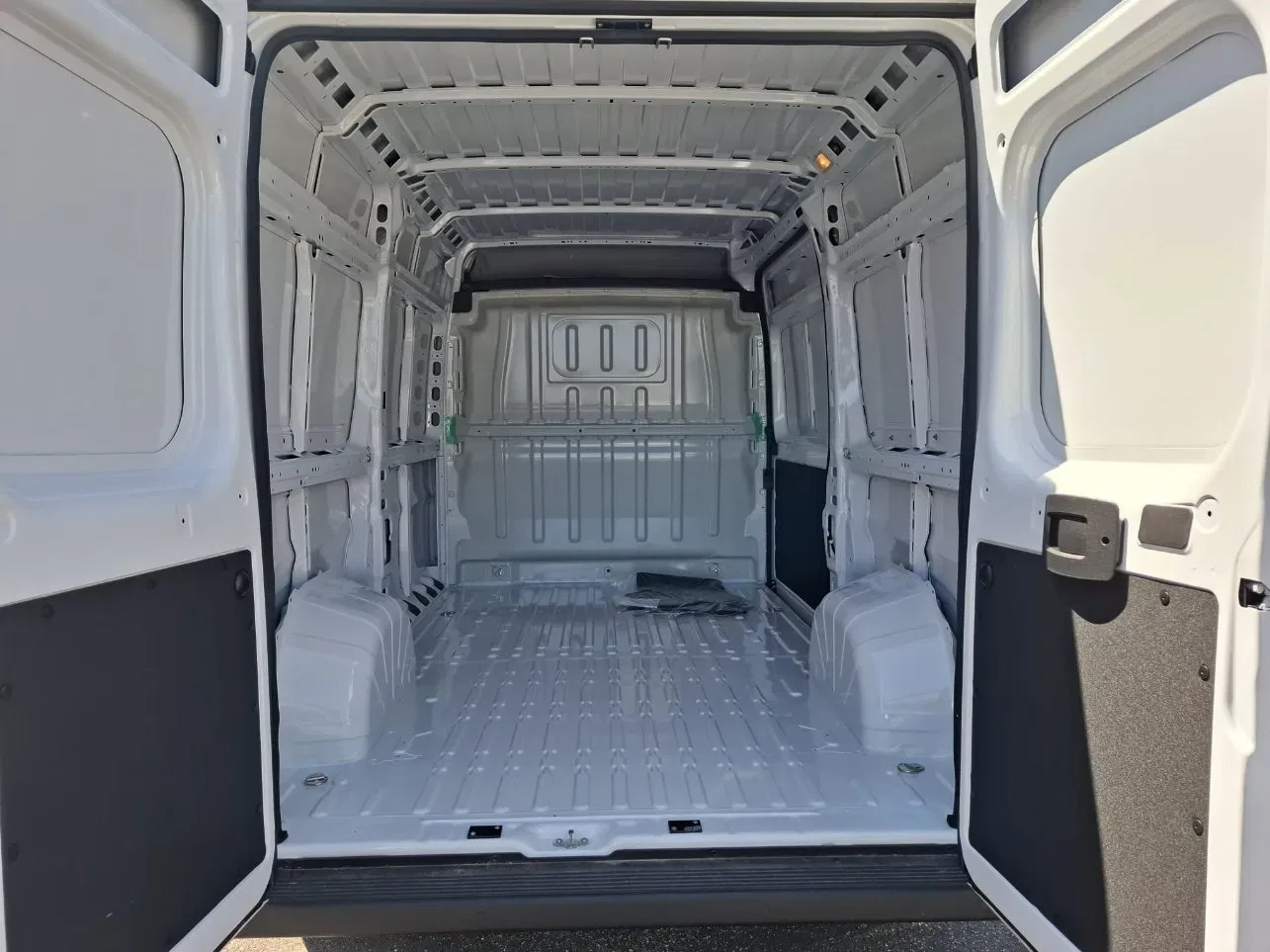 OPEL Movano 35 L2H2 2.2 diesel 140cv S&S foto 8