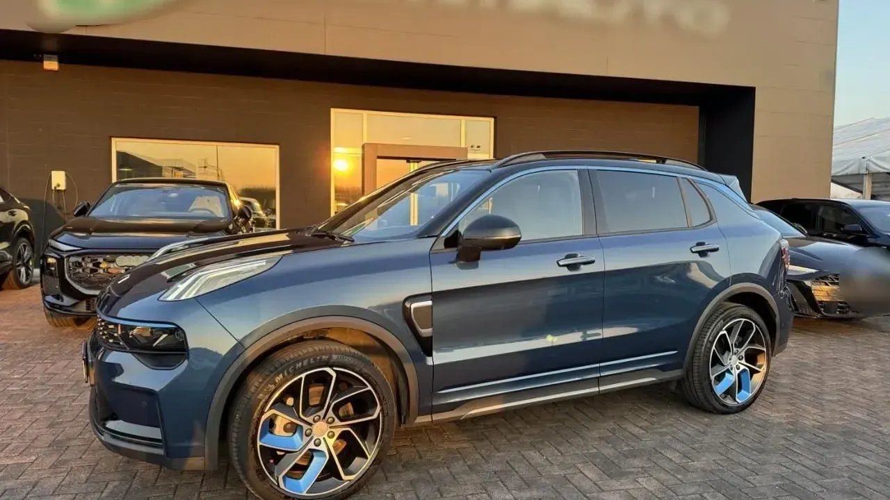 Lynk & Co 01 PHEV
