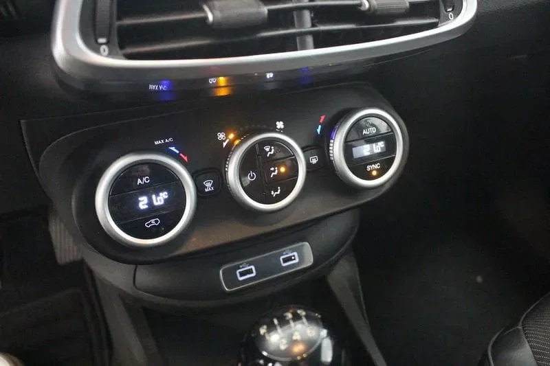 Fiat 500X 1.6 MultiJet 120 CV Cross foto 14