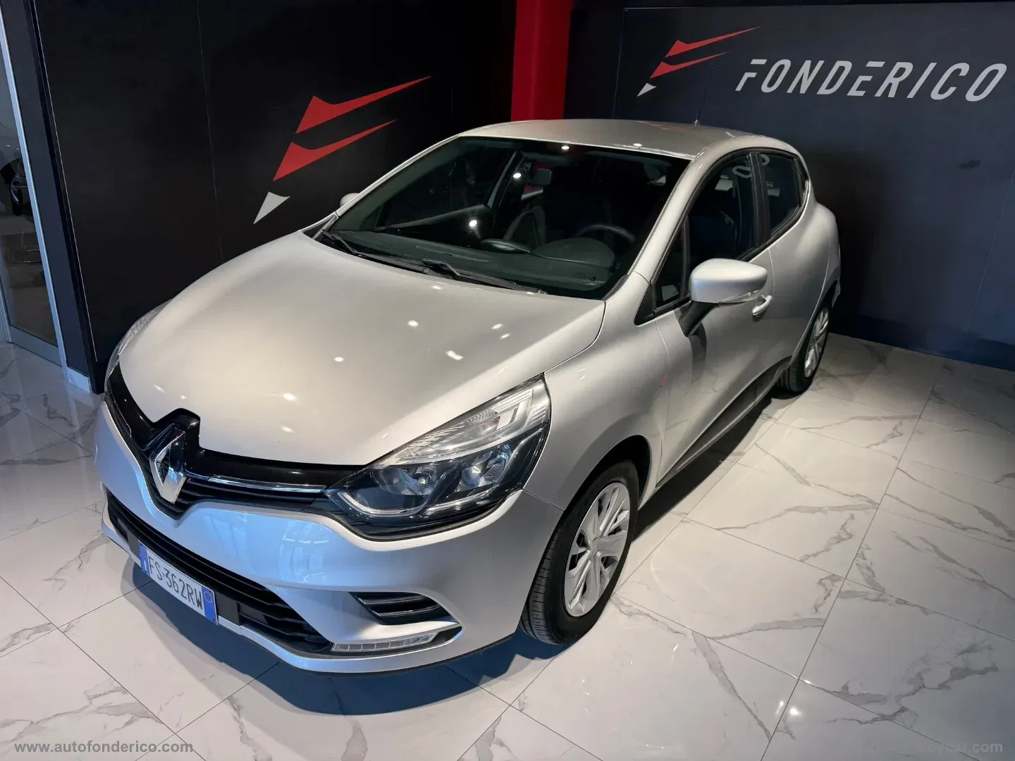 Renault Clio dCi 8V 75 CV 5 porte Life foto 2