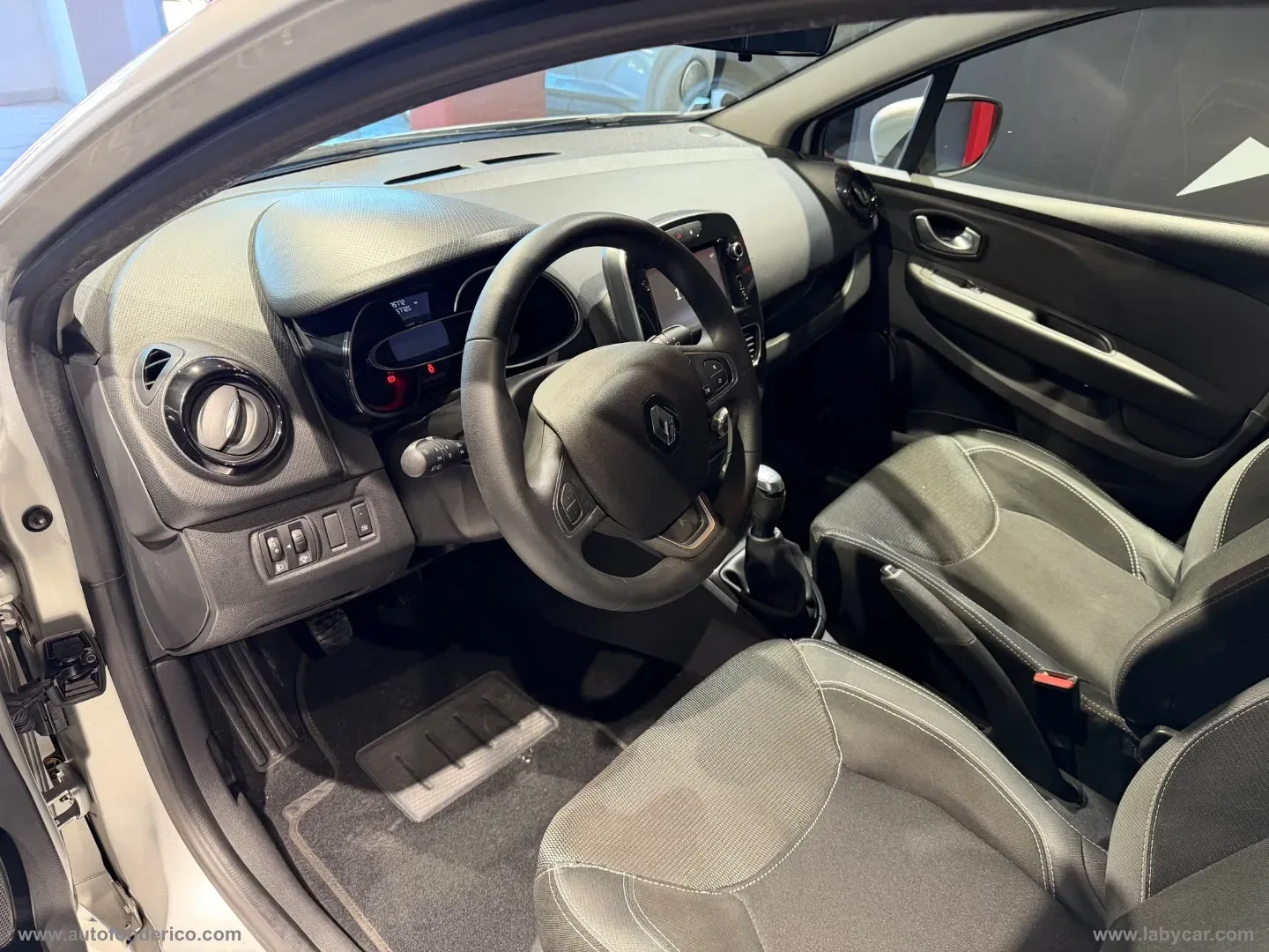 Renault Clio dCi 8V 75 CV 5 porte Life foto 6