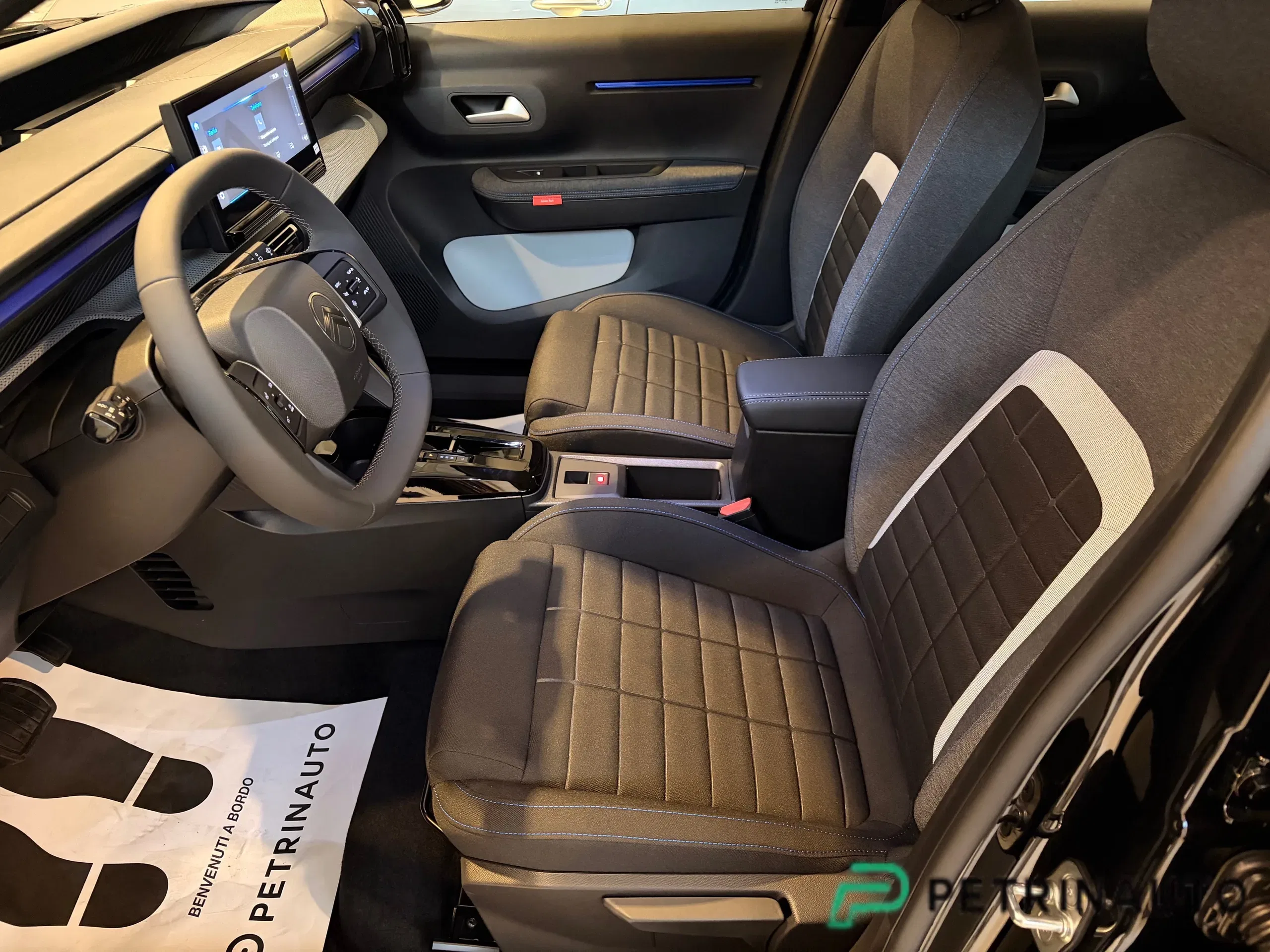 Citroen C3 1.2 hybrid Plus 110cv edcs6 foto 11