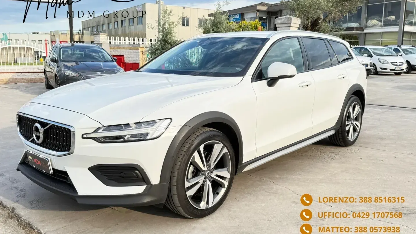 Volvo V60 Cross Country B4