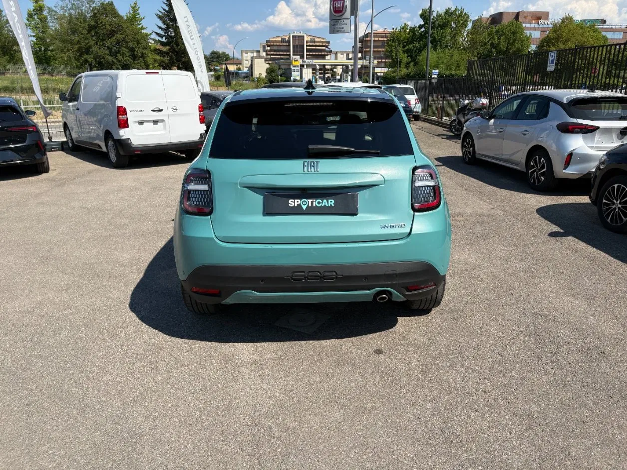 Fiat 600 PROMO 1.2 hybrid La Prima 110cv auto foto 5
