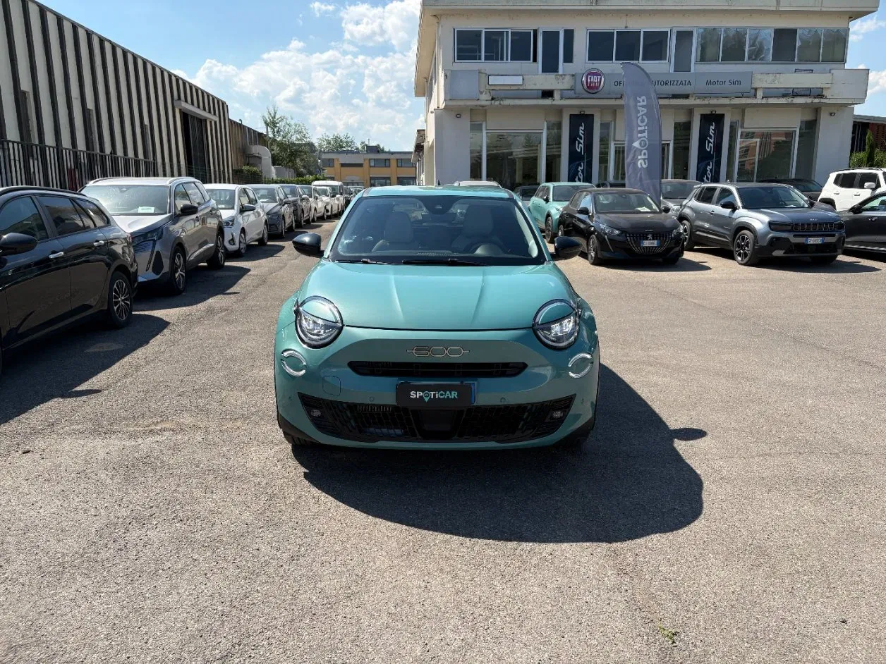Fiat 600 PROMO 1.2 hybrid La Prima 110cv auto foto 2
