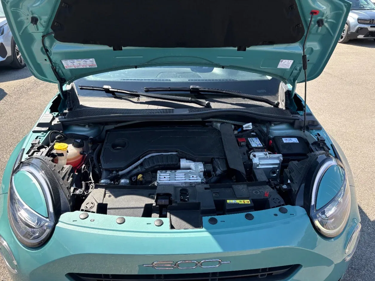 Fiat 600 PROMO 1.2 hybrid La Prima 110cv auto foto 31