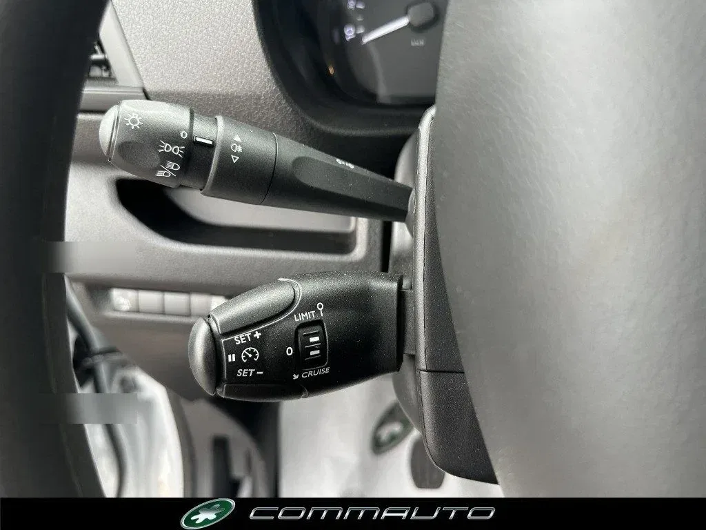 Peugeot Expert BlueHDi 100 S&S PL-TN Furgone Premium Standard foto 7