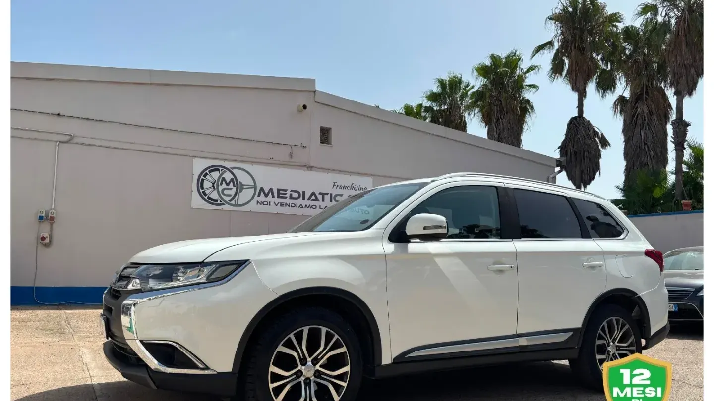 Mitsubishi Outlander 2.2 DI-D 4WD Inst. Pl. SDA 7p.