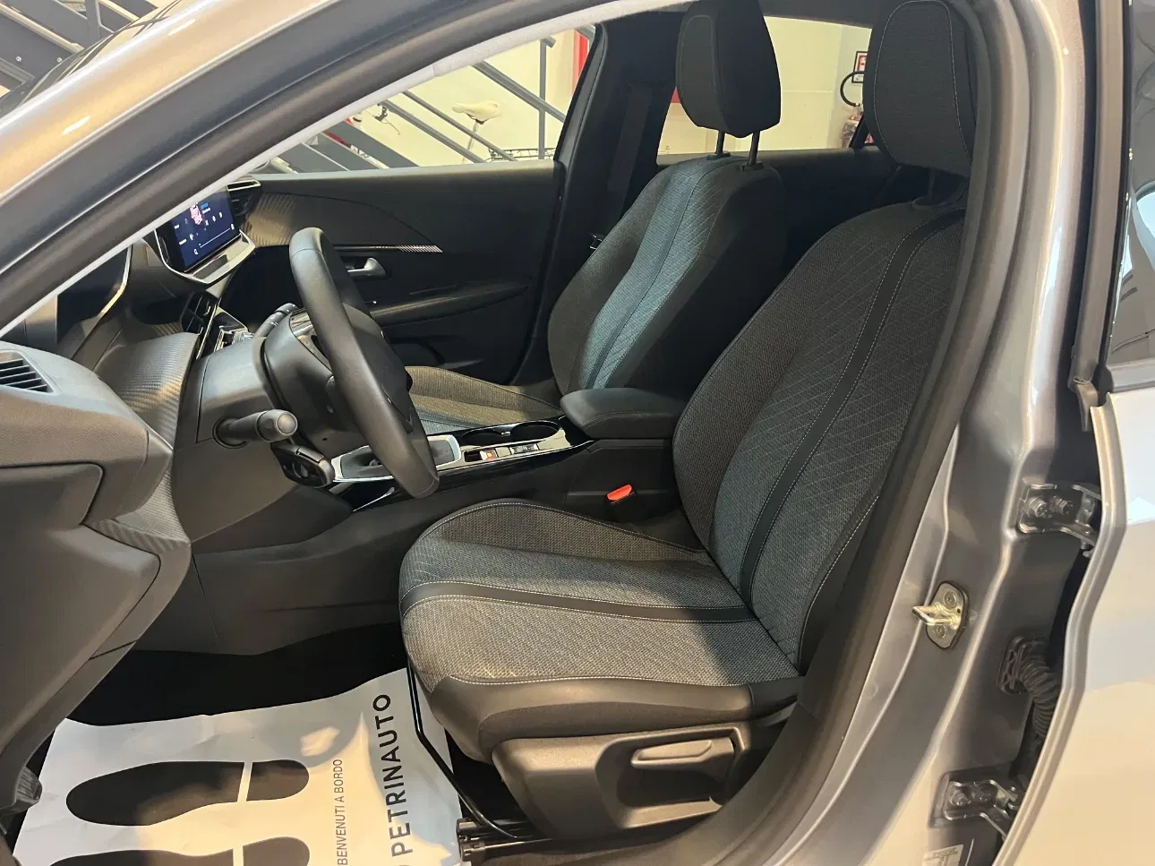 Peugeot 208 1.2 Allure s&s 100cv NAZIONALE foto 11