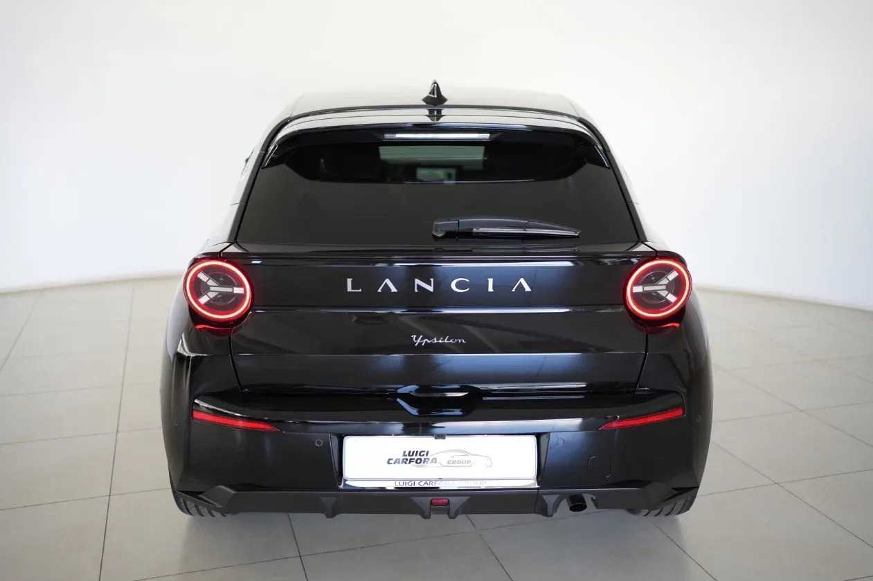 Lancia Ypsilon Hybrid e-DCT LX foto 19